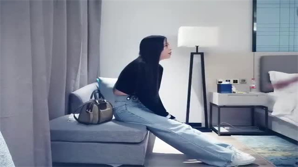 探花神作！丰满长发极品骚货浪叫求操，嫩穴被猛干内射狂喷白浆