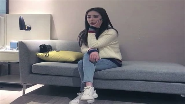 太子探花狂干极品校花网红女神，巨乳白皙大奶被爆操内射